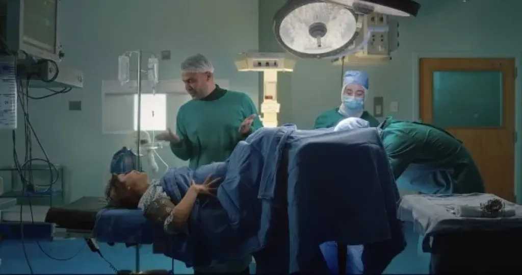”كبرتوا الموضوع ليه كده”.. محمد إمام يرد على الجدل حول مشهد الولادة في مسلسل الكينج