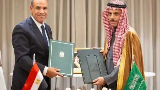 مصر والسعودية توقعان اتفاقية للإعفاء المتبادل من تأشيرات الإقامة لحاملي جوازات السفر الدبلوماسية والخاصة