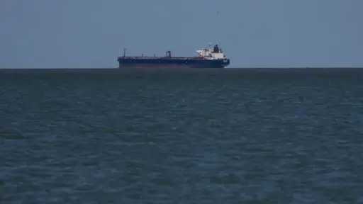 وزير الخزانة الأمريكي: قد نرفع قريبًا العقوبات عن النفط الإيراني العالق بالناقلات