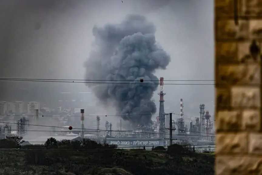 يديعوت أحرونوت: أضرار تلحق بمصافي في حيفا.. وتحقيق بشأن مواد خطرة