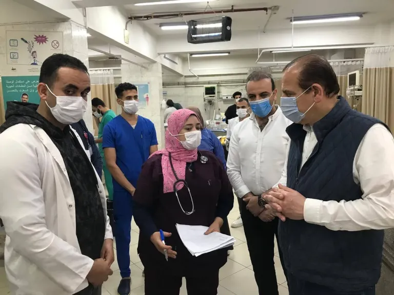 نائب وزير الصحة يتفقد منشآت طبية في الجيزة 