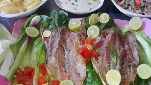 هؤلاء ممنوعين من تناول الفسيخ