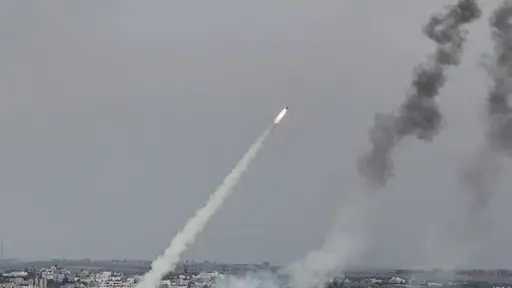 دفعة صاروخية إيرانية نحو إسرائيل ترفع الإجمالي إلى... دفعة صاروخية إيرانية نحو إسرائيل ترفع الإجمالي إلى 13 منذ فجر الجمعة