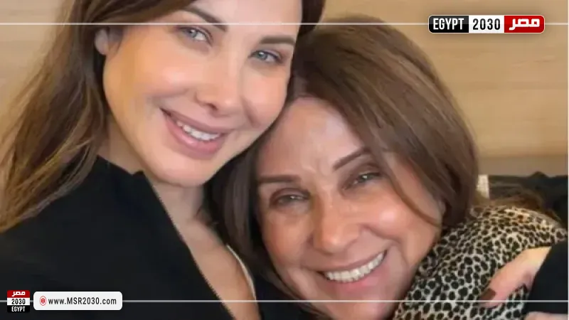 نانسي عجرم ووالدتها 