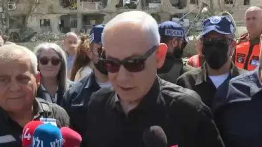 نتنياهو من موقع سقوط الصاروخ: سننتصر لكن لا... نتنياهو من موقع سقوط الصاروخ: سننتصر لكن لا أعرف متى