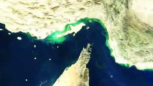 ترامب أمام ”فخ هرمز”.. إيران تهدد بفرض رسوم... ترامب أمام ”فخ هرمز”.. إيران تهدد بفرض رسوم على ناقلات النفط