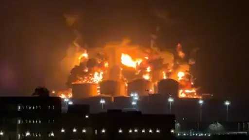 إيران تهدد بقطع الكهرباء عن الخليج حال قصف أمريكا محطات الطاقة