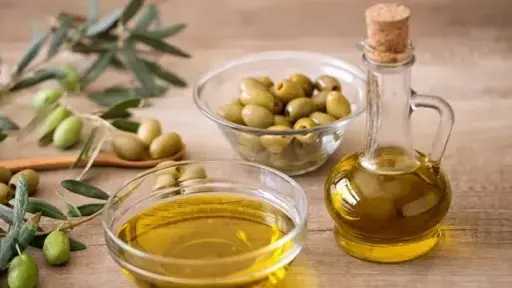 ماذا يحدث لجسمك عند تناول زيت الزيتون