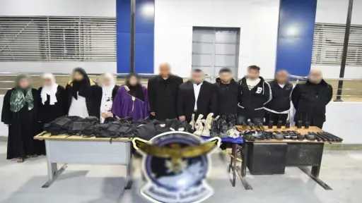 القبض على عصابة ترتدى ملابس تشبه الشرطة بدعوى تقديم خدمات تأمين الحفلات والشخصيات