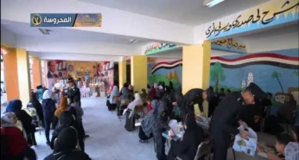 لليوم الرابع .. الداخلية تحتفل بعيد الفطر المبارك مع المواطنين وتوزع كحك وملابس العيد