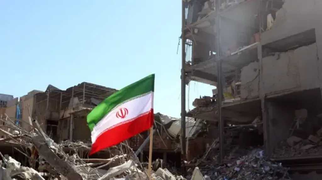 إيران ترفض التفاوض قبل تحقيق أهدافها وواشنطن تعلّق الضربات مؤقتًا
