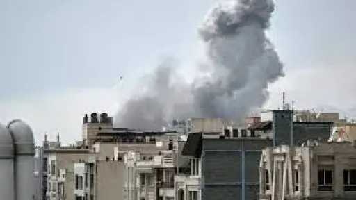 سلسلة غارات جوية .. المقر الرئيسي للحرس الثوري... سلسلة غارات جوية .. المقر الرئيسي للحرس الثوري الإيراني تحت القصف الإسرائيلي