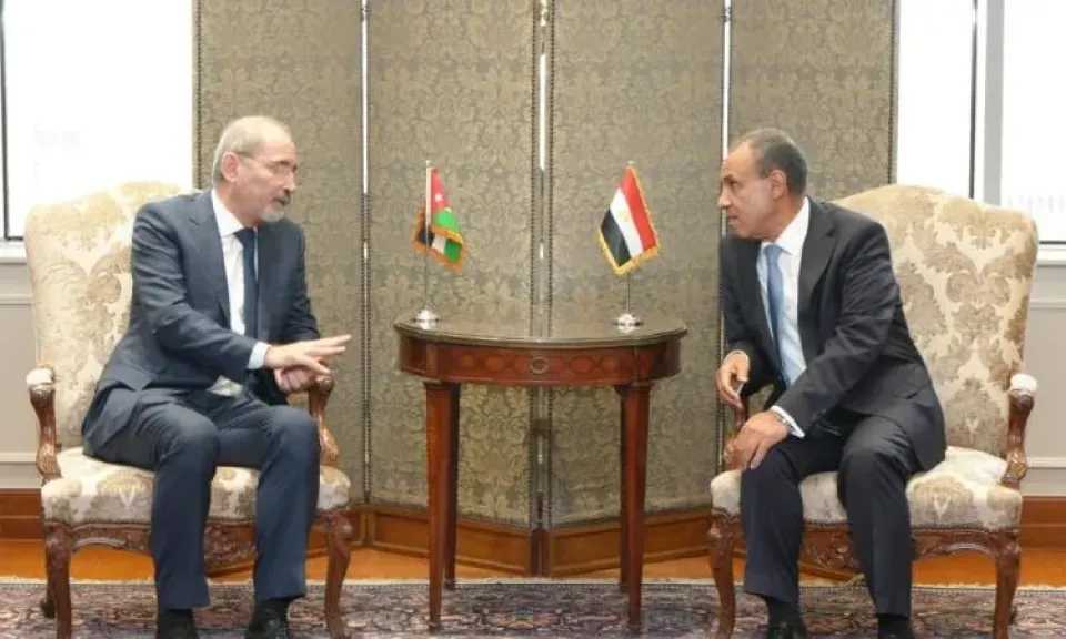 وزير الخارجية يبحث هاتفياً مع نظيره الأردني التطورات المتسارعة في المنطقة