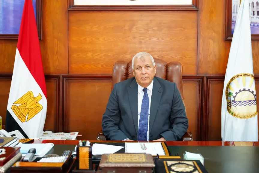 بالتزامن مع تحذيرات الأرصاد.. محافظ مطروح يمنح إجازة لـ 50% من العاملين بالمحافظة اليوم وغدا