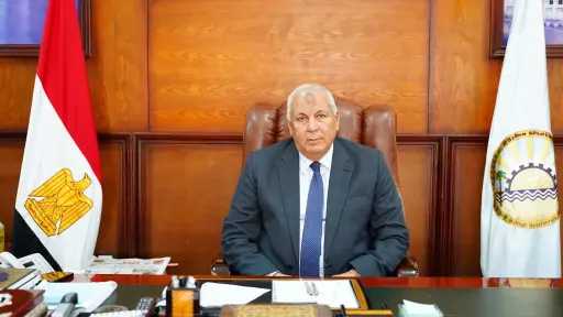 بالتزامن مع تحذيرات الأرصاد.. محافظ مطروح يمنح إجازة لـ 50% من العاملين بالمحافظة اليوم وغدا