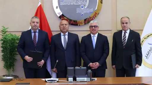 النقل توقع مذكرتي تفاهم مع موانئ مصر البحرية واقتصادية قناة السويس