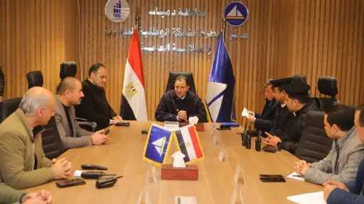 محافظ دمياط يرأس غرفة العمليات بمركز السيطرة لمتابعة الأحوال الجوية