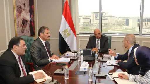 وزير الكهرباء يجتمع بخلية إدارة الأزمة لمتابعة خطة التشغيل لتأمين الشبكة الموحدة