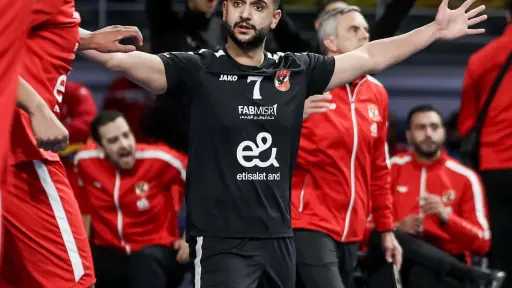 محمد رمضان: طائرة الأهلي تسير على الطريق الصحيح للبطولات