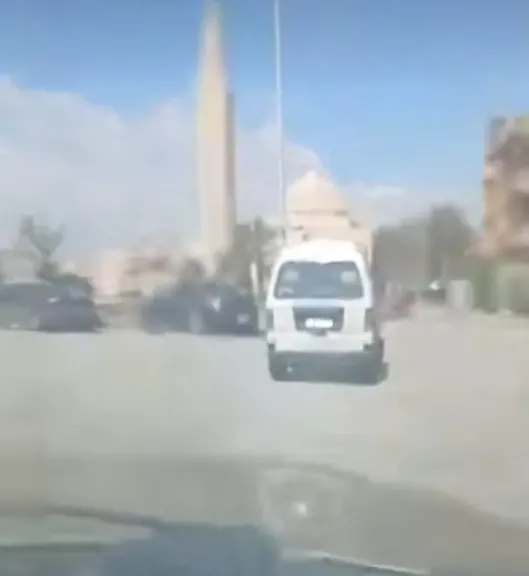 مطاردة سيارة دهست شاب 