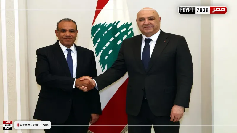 وزير الخارجية يلتقي الرئيس اللبناني في بيروت وينقل رسالة دعم من القيادة والشعب المصري
