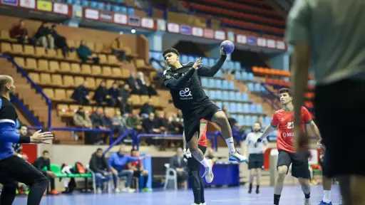 رجال يد الأهلي يواجه الشمس في الدوري