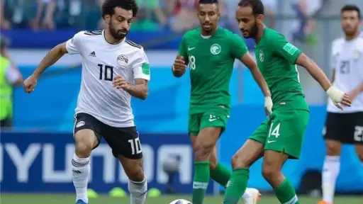 قمة عربية نارية.. كيف تشاهد مباراة مصر والسعودية بث مباشر؟