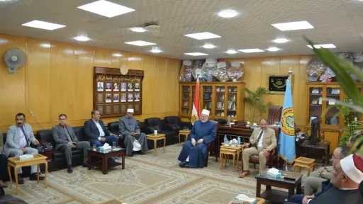 وكيل الأزهر يزور جامعة الأزهر بأسيوط ويؤكد دعم... وكيل الأزهر يزور جامعة الأزهر بأسيوط ويؤكد دعم الجهود العلمية ضرورة لتعزيز الدور العلمي والمجتمعي للجامعة