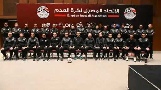 لجنة الحكام تسلم الشارة للحكام الدوليين