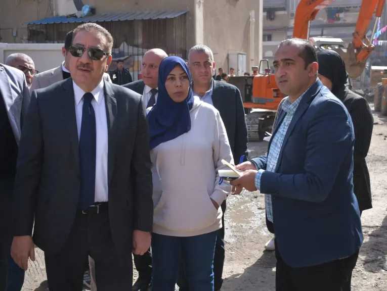 محافظ بورسعيد يتفقد أعمال تطوير ورفع كفاءة ”239 عمارة” بمنطقة خالد بن الوليد بحي الزهور