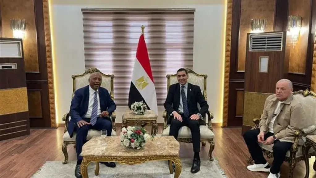 وزير الرياضة يستقبل رئيس كاف  
