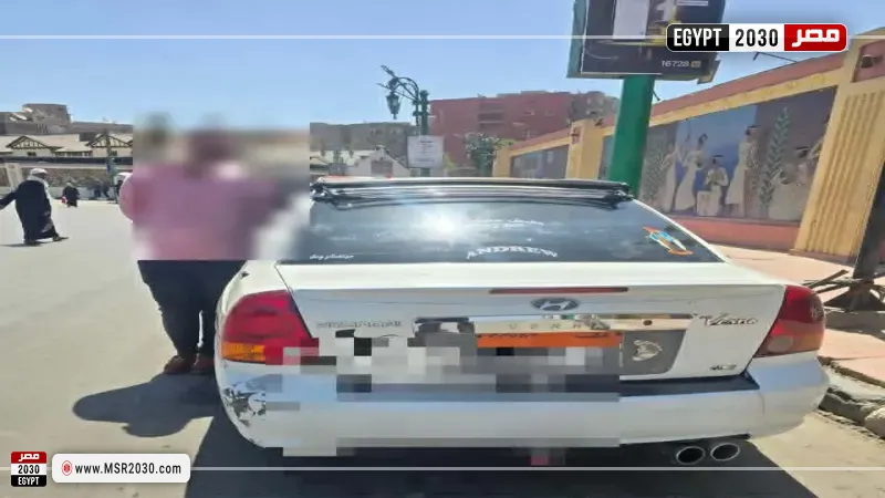 ضبط سائق تاكسي لامتناعه عن التوصيل وإجبار راكبة على النزول قبل وجهتها بأسيوط
