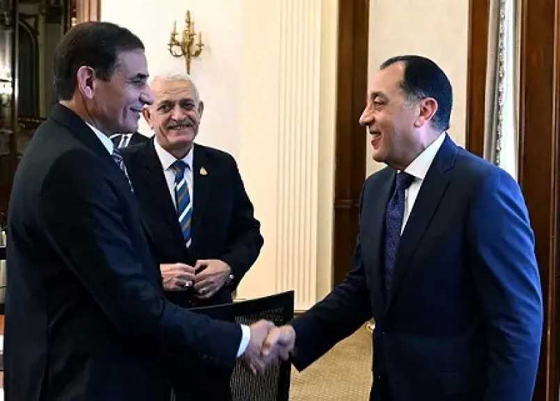 مدبولي يلتقي رؤساء الهيئات البرلمانية بمجلس النواب.. ويؤكد: المواطن تحمل تبعات الإصلاح الاقتصادي والظروف الدولية المتقلبة