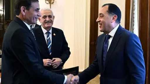 مدبولي يلتقي رؤساء الهيئات البرلمانية بمجلس النواب.. ويؤكد: المواطن تحمل تبعات الإصلاح الاقتصادي والظروف الدولية المتقلبة