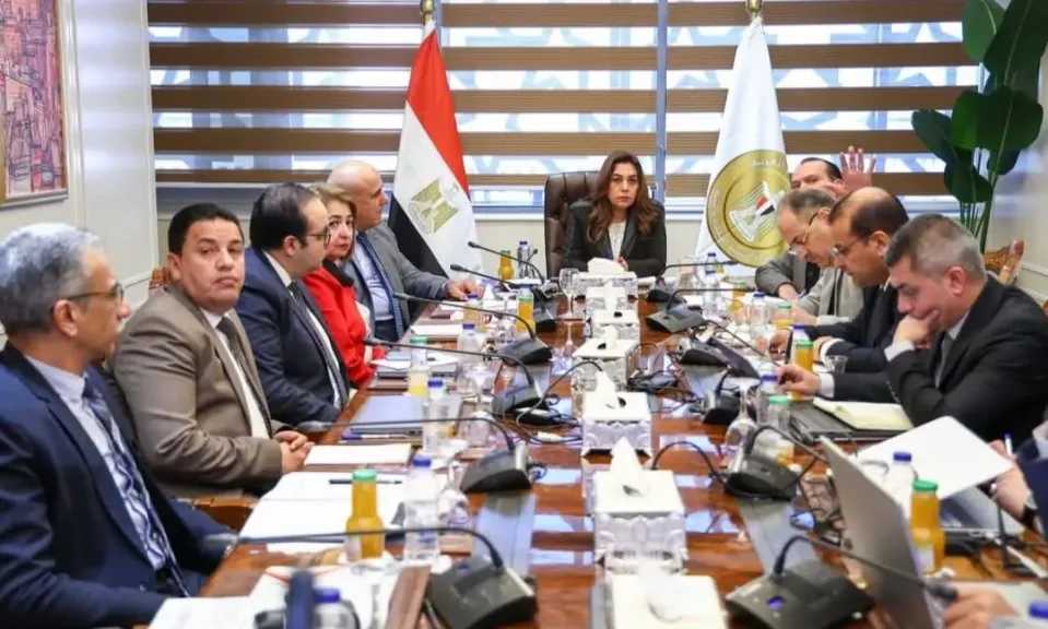 «منال عوض» تتابع الموقف التنفيذي لعدد من الملفات البيئية والمحلية ببعض المحافظات