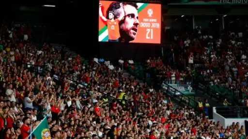 عاجل| مأساة قبل صافرة البداية.. وفاة مشجع في مباراة المكسيك والبرتغال