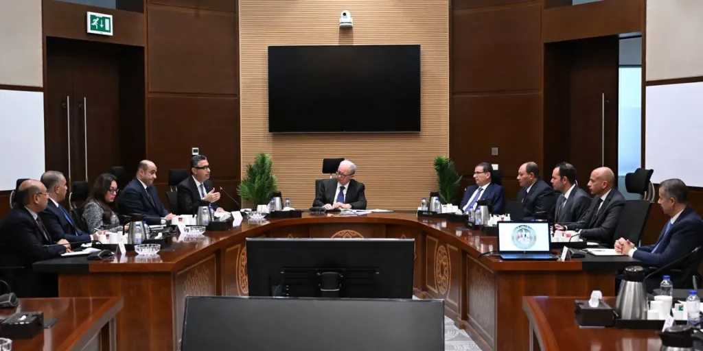 نائب رئيس مجلس الوزراء يتابع جهود الحكومة لتوفير وإتاحة السلع الأساسية للمواطنين