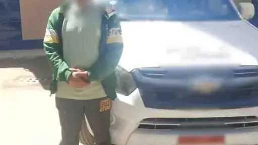 رحلة موت فوق “ربع نقل”.. ضبط سائق عرّض... رحلة موت فوق “ربع نقل”.. ضبط سائق عرّض حياة المواطنين للخطر في الشرقية