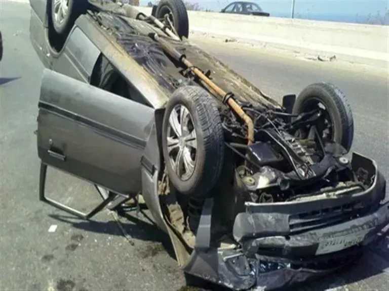 إصابة 3 أشخاص في انقلاب سيارة ملاكي على طريق الإسماعيلية الزقازيق