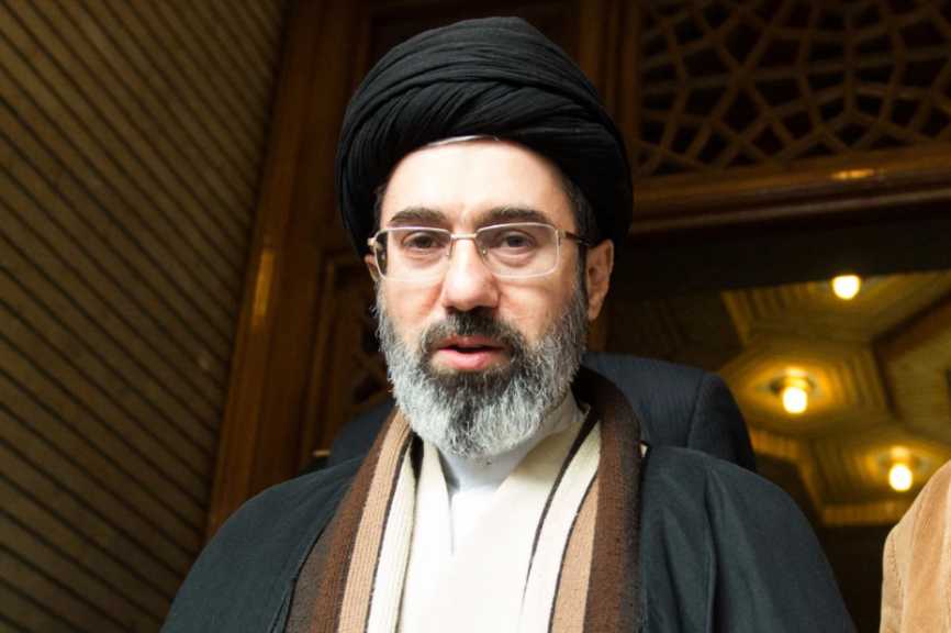 المرشد الإيراني يثمّن دعم مراجع العراق وهجمات لفصائل موالية لطهران على قواعد أمريكية