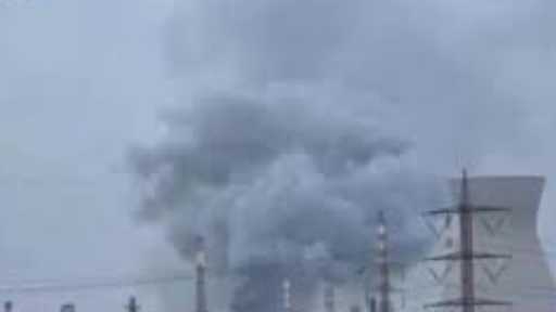 اشتعال النيران في مصفاة حيفا بعد قصفها برشقة صاروخية