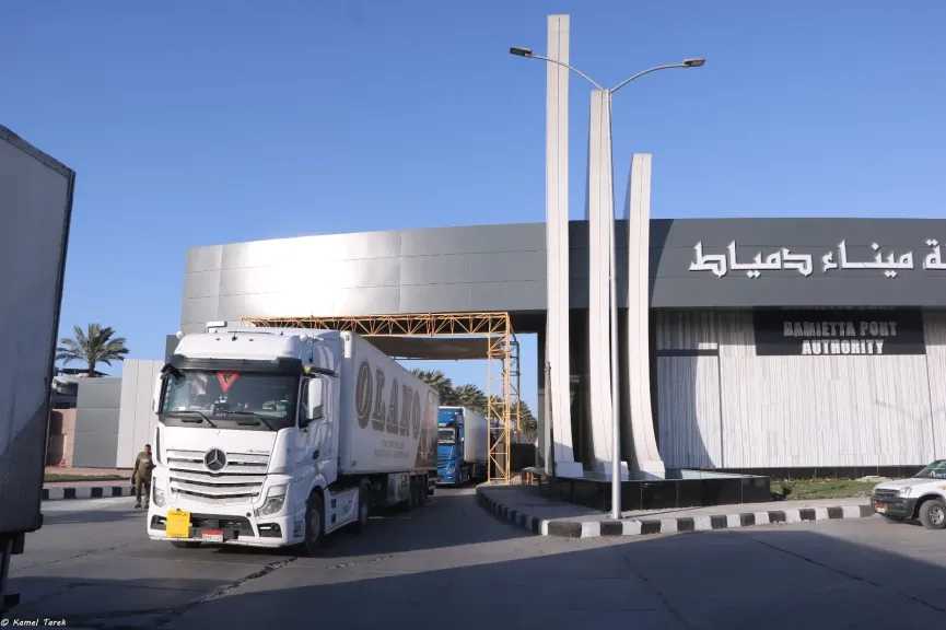 ميناء دمياط يدشن خدمة ترانزيت جديدة للشحنات عبر خط “الرورو” إلى دول الخليج