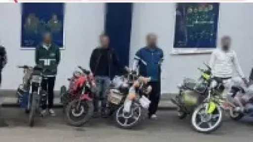 القبض على 9 شباب لإثارة الضوضاء بدراجات نارية... القبض على 9 شباب لإثارة الضوضاء بدراجات نارية في مينا البصل بالإسكندرية