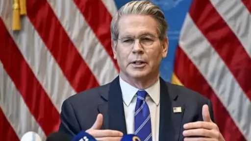 وزير الخزانة الأمريكي: سنستعيد سيطرتنا على مضيق هرمز