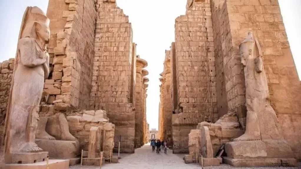 المصري الفرنسي يستكمل أعمال الحفائر بمعابد الكرنك