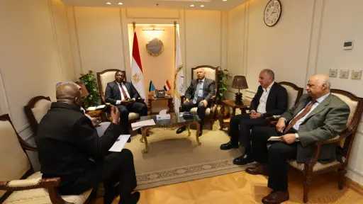 وزير النقل يبحث مع سفير جمهورية تنزانيا المتحدة بالقاهرة تفعيل تعاون كبير بين الجانبين في مجال النقل البحري