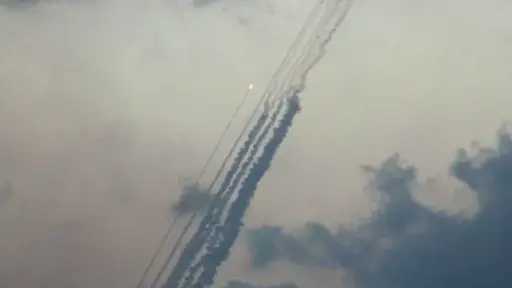 حزب الله يطلق 5 صواريخ باتجاه حيفا ومحيطها شمال إسرائيل