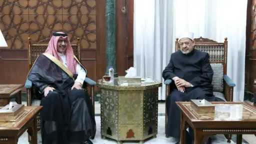 سفارة السعودية: السفير الحصيني اطمأن على شيخ الأزهر بعد تماثله للشفاء