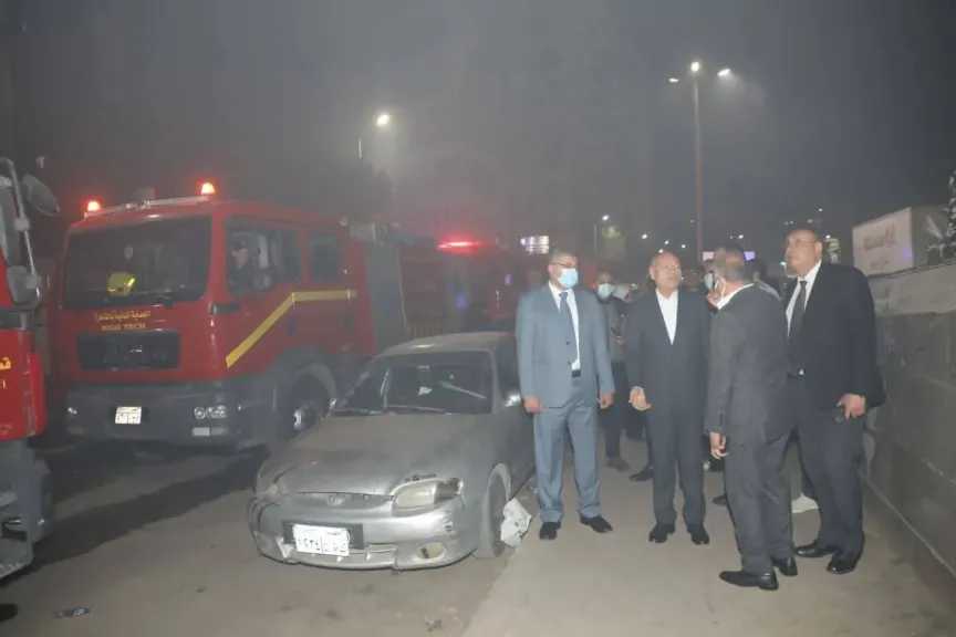 حريق مصنع ملابس بالزيتون.. المحافظ ومدير الأمن يتابعان جهود الإطفاء ميدانيًا