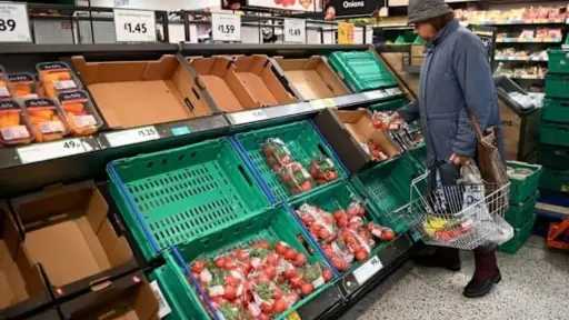 حرب إيران تشعل موجة تضخم تضغط على شركات... حرب إيران تشعل موجة تضخم تضغط على شركات الأغذية والسلع حول العالم